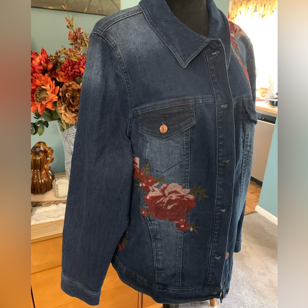 Embroidered Jean jacket - Picture 3 of 6